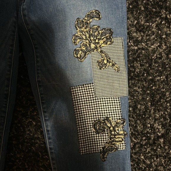 💥HOST PICK💥Chico’s The Platinum Boyfriend Jean - Picture 2 of 5